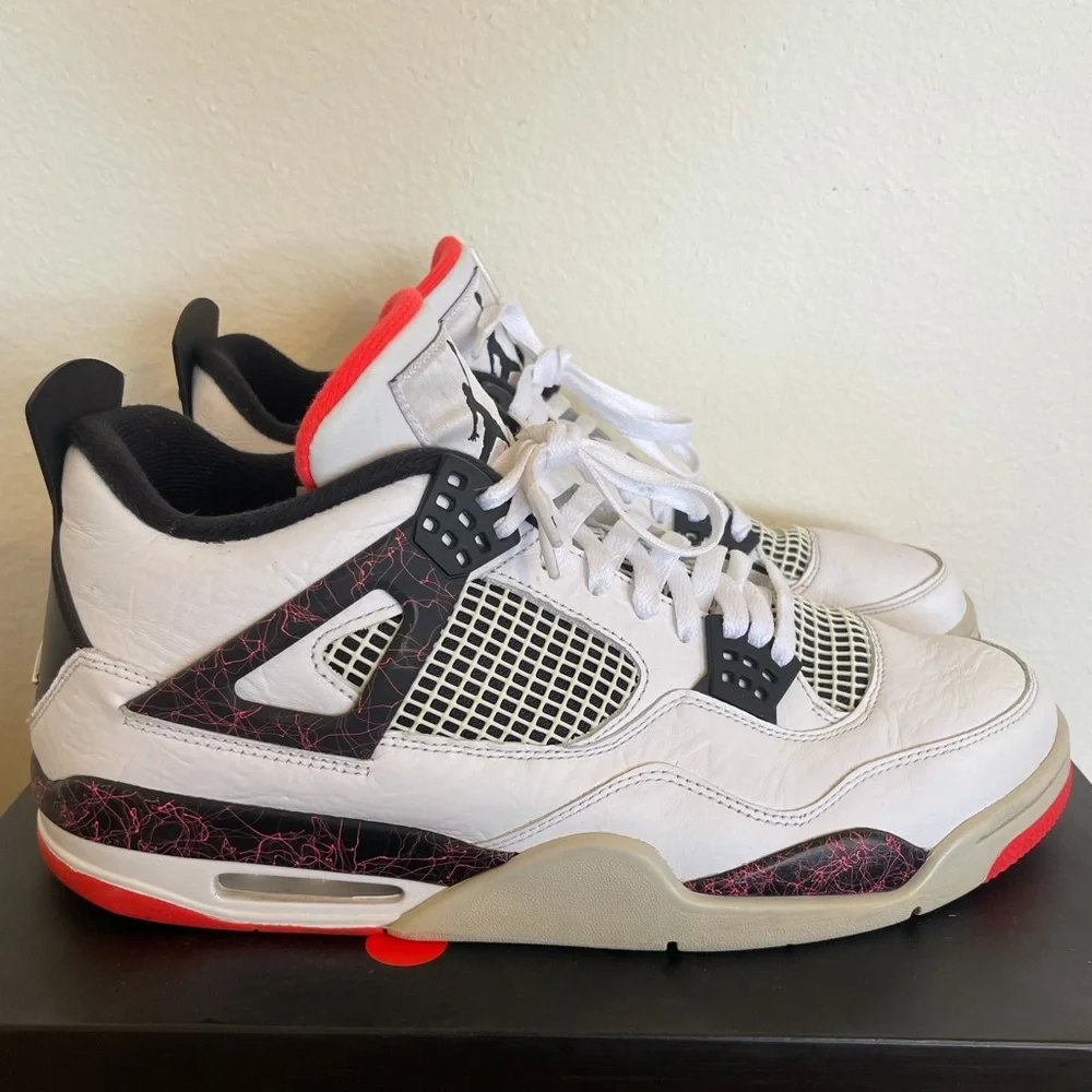 SOLD ❌ Jordan 4 Retro Pale Citron “Flight Nostalgia” size 13 308497-116 2019 - Picture 1 of 8